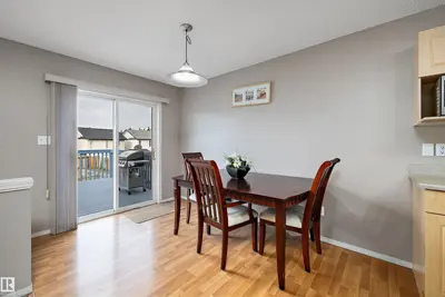 Photo 3 of 3114 32 AV NW