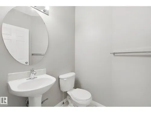 3104 32 AV NW