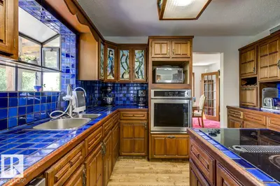 Photo 3 of 6819 10 Av NW