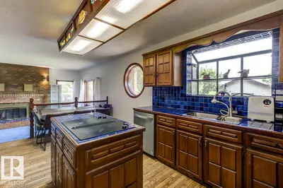 Photo 4 of 6819 10 Av NW