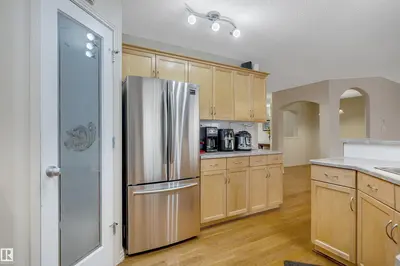 Photo 3 of 1764 MELROSE CR SW