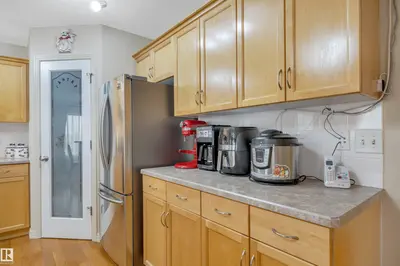 Photo 4 of 1764 MELROSE CR SW