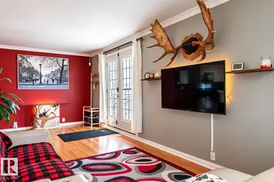 Photo 3 of 2663 89 ST NW