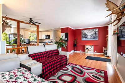 Photo 2 of 2663 89 ST NW