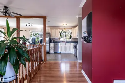 Photo 4 of 2663 89 ST NW