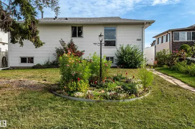 Photo 1 of 2663 89 ST NW