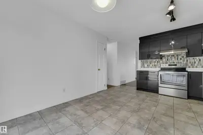 Photo 4 of 1545 49A ST NW