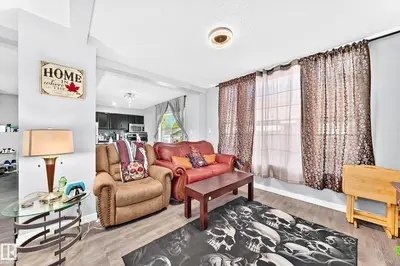 Photo 3 of 11908 77 ST NW