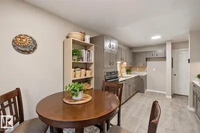 Photo 3 of 14812 43 AV NW