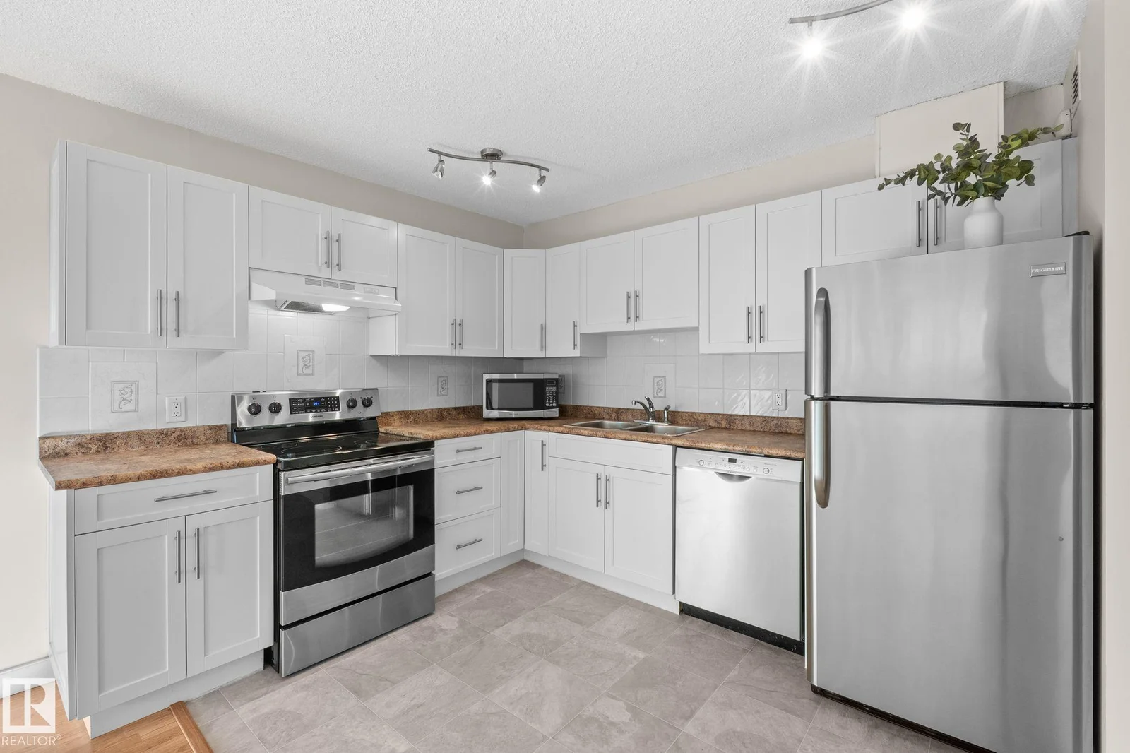 #1210 9710 105 ST NW, Edmonton