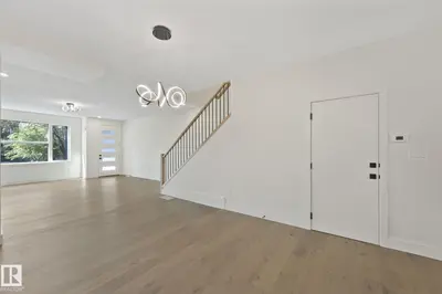Photo 4 of 10965 129 ST NW