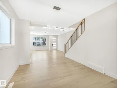 Photo 4 of 10963 129 ST NW
