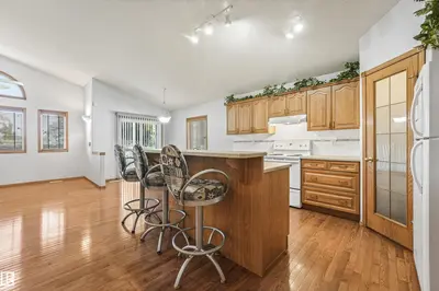 Photo 3 of 16206 84 ST NW