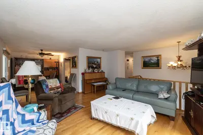 Photo 2 of 15312 109 AV NW
