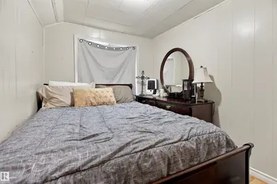 Photo 4 of 12707 73 ST NW