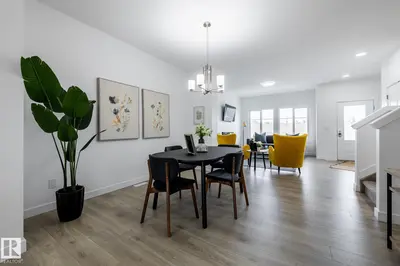 Photo 3 of 231 157 AV NE