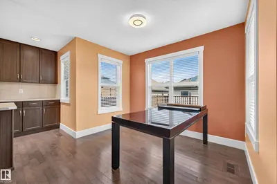 Photo 2 of 2904 19 AV NW
