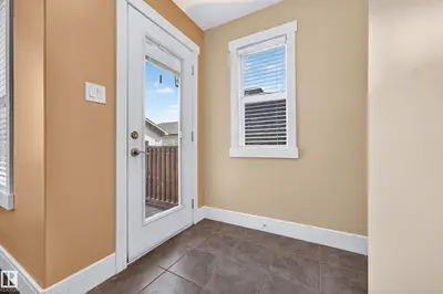 Photo 3 of 2904 19 AV NW