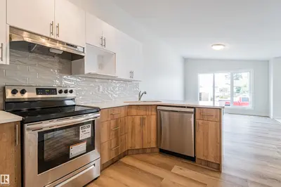 Photo 2 of 12117 85 ST NW