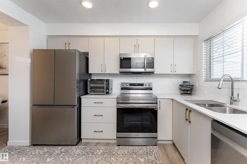 2904 192 ST NW