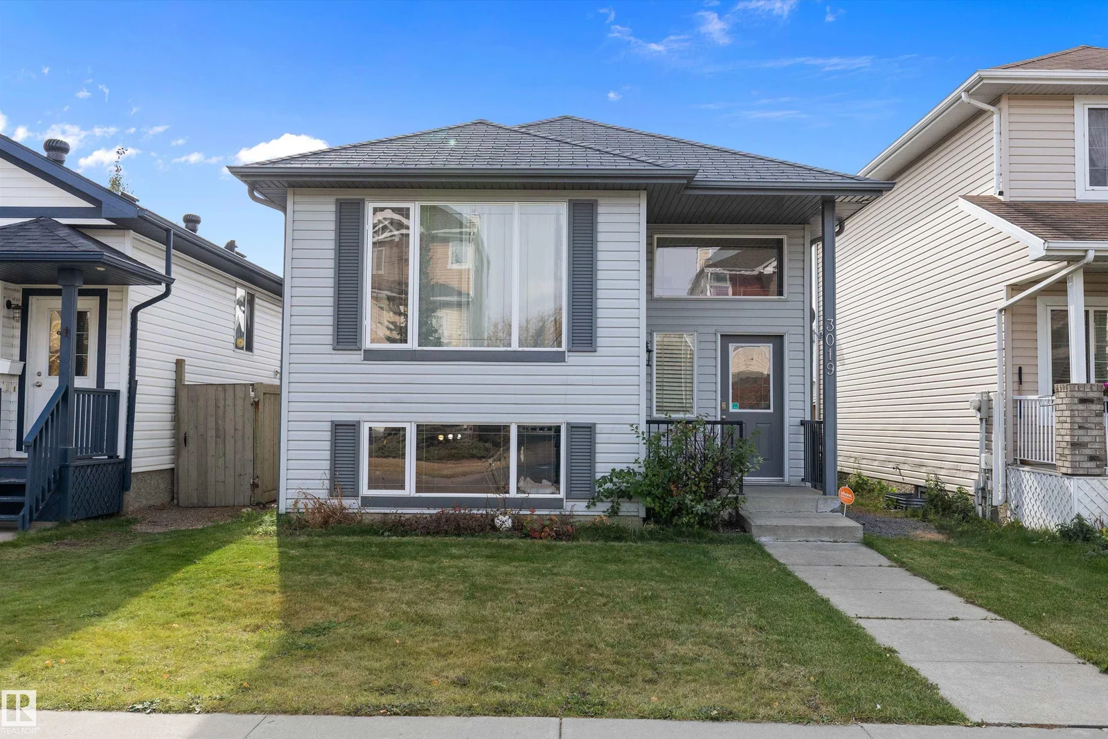 3019 33 AV NW, Edmonton