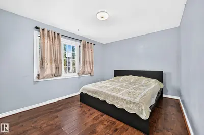 Photo 3 of 12440 82 ST NW