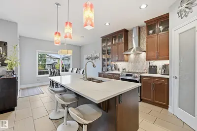 Photo 3 of 16511 136 ST NW