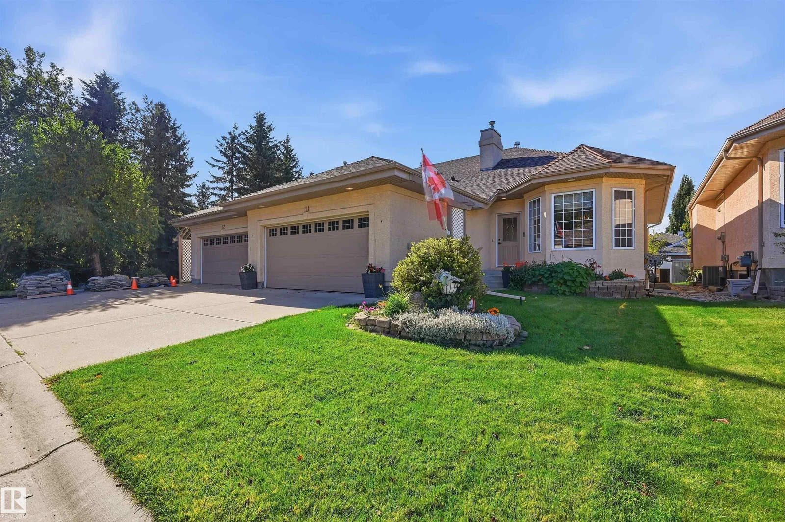 #11 170 KINGSWOOD BV, St. Albert