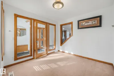 Photo 3 of 16512 87 ST NW