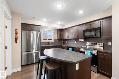 Photo 4 of 16 MEADOWLAND CR