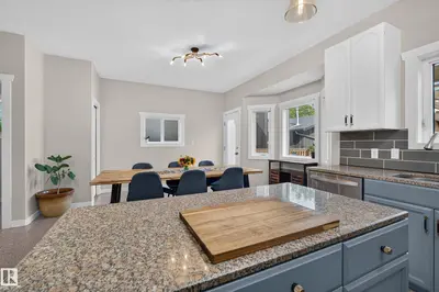 Photo 4 of 14422 104 AV NW