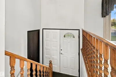 Photo 2 of 3143 78 ST NW