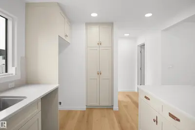 Photo 3 of 1312 9 ST NW