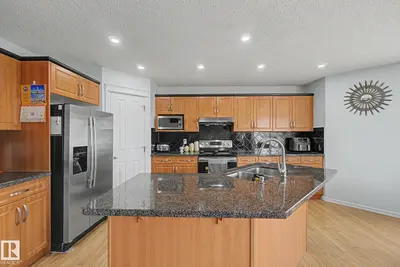 Photo 2 of 3236 21 ST NW