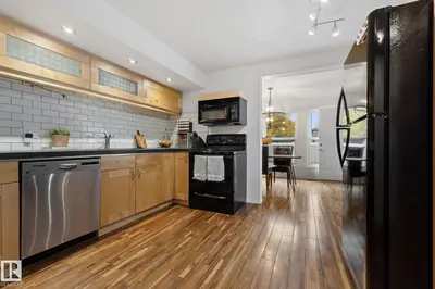 Photo 3 of 10 GRANDVIEW RG