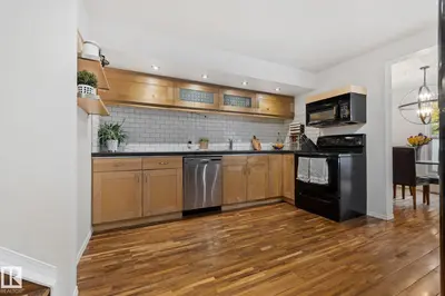 Photo 2 of 10 GRANDVIEW RG