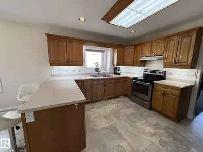 Photo 2 of 15812 133 ST NW