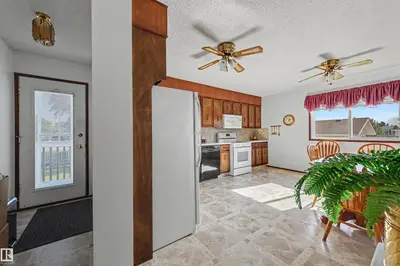 Photo 2 of 9703 104 ST