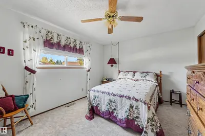 Photo 4 of 9703 104 ST