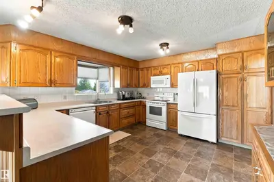 Photo 4 of 16, 56019 Rge Rd 230