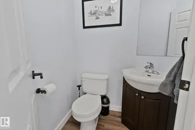 Photo 4 of 3711 161 AV NW