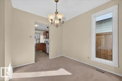 Photo 3 of 15228 84 ST NW