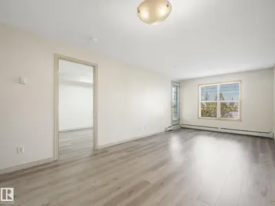 Photo 3 of #214 11445 ELLERSLIE RD SW