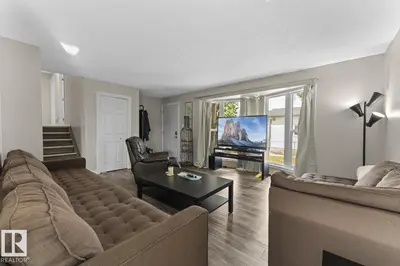 Photo 1 of 3920 52 AV