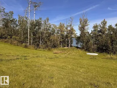 Photo 4 of 210 61121 Rge Rd 464