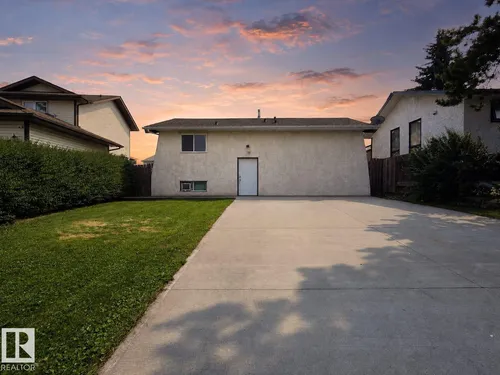 3511 28 AV NW