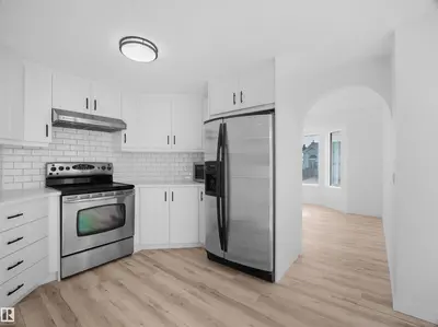 Photo 3 of 4103 28 AV NW