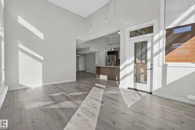 Photo 3 of #405 10227 115 ST NW