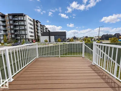 Photo 4 of 21335 36 AV NW