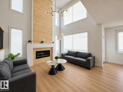 Photo 3 of 21335 36 AV NW